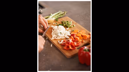 Health Tips :  ചർമ്മം ആരോ​ഗ്യത്തോടെ നിലനിർത്താനായി ഡയറ്റിൽ ഉൾപ്പെടുത്തേണ്ട ആറ് പച്ചക്കറികൾ