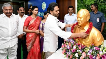 తిరగలేదు, ఆ 18 మంది ఎమ్మెల్యేలను పిలిచి మాట్లాడతా.. గడప గడపకు సమీక్షలో సీఎం జగన్..!!