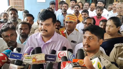 கரூரில் காளியம்மன் கோவிலுக்கு வைக்கப்பட்ட சீலை அகற்றிய ஆட்சியர்; போலீசார் குவிப்பு