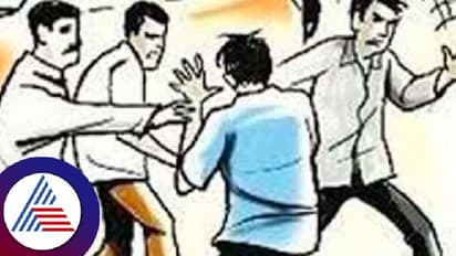 ವಿಜಯಪುರ: ಕೋರ್ಟ್‌ ಎದುರೇ ವಿದ್ಯುತ್ ಕಂಬಕ್ಕೆ ಕಟ್ಟಿ ವ್ಯಕ್ತಿಗೆ ಥಳಿತ