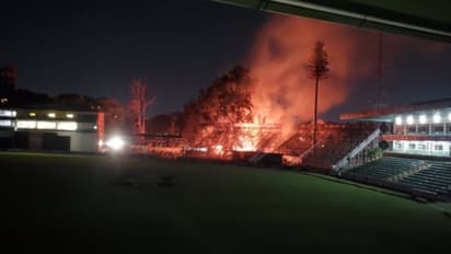 హరారే స్పోర్ట్స్ క్లబ్లో అగ్ని ప్రమాదం.. క్వాలిఫైయర్ మ్యాచ్లకు దెబ్బ..?