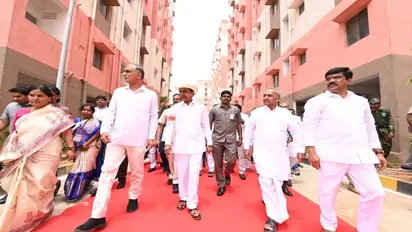 కొల్లూరులో డబుల్ బెడ్‌‌రూమ్ ఇళ్లను ప్రారంభించిన కేసీఆర్.. లబ్దిదారులకు అందుబాటులోకి 15,660 ఇళ్లు.. 