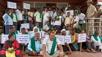 ವಿದ್ಯುತ್‌ ಬಿಲ್‌ ದರ ಹೆಚ್ಚಳ: ಡಿಕೆಶಿ ಸ್ವ ಕ್ಷೇತ್ರ​ದಲ್ಲಿ ಬೆಸ್ಕಾಂ ಕಚೇ​ರಿಗೆ ಮುತ್ತಿಗೆ