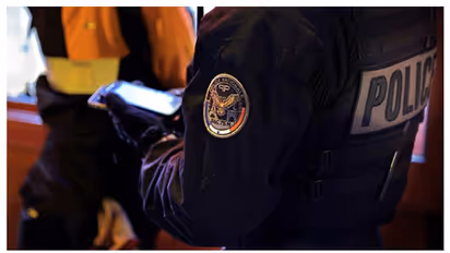 ഭാര്യക്ക് മയക്കുമരുന്ന് നൽകി അന്യപുരുഷന്മാരെ കിടപ്പറയിലേക്ക് ക്ഷണിക്കും; 51 വീഡിയോ ചിത്രീകരിച്ച യുവാവ് പിടിയിൽ