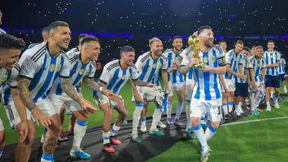 അര്ജന്റീനയും ബ്രസീലും വീണ്ടും ഇറങ്ങുന്നു! ലോക ചാംപ്യന്മാരെ നയിക്കാന് മെസി; ഇനി ലോകകപ്പ് യോഗ്യതയുടെ നാളുകള്