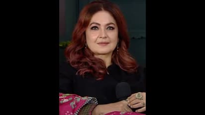 உதட்டில் முத்தம்! மகளா போயிட்டார் இல்லனா திருமணம் செஞ்சிப்பேன் சர்ச்சையை ஏற்படுத்திய இயக்குனர்! யார் தெரியுமா?