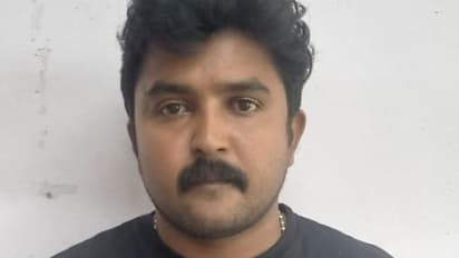 ഒറ്റനോട്ടത്തിൽ ആരും പറയും പാൽവണ്ടി, അകത്ത് രഹസ്യ അറയിൽ സൂക്ഷിച്ചത് മദ്യം; എക്സൈസ് പിടികൂടി