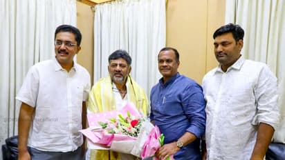 టీ కాంగ్రెస్ రాజకీయం బెంగళూరుకు షిప్ట్?.. డీకేశితో కోమటిరెడ్డి భేటీ.. ఆ విషయంపైనే చర్చ..!