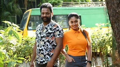 'இருளில் ராவணன்' படத்தின் மூலம் ஹீரோயினாக மாறிய விஜய் டிவி சீரியல் நடிகை ஸ்ரீது! ஜிவி வெளியிட்ட ஃபர்ஸ்ட் லுக்