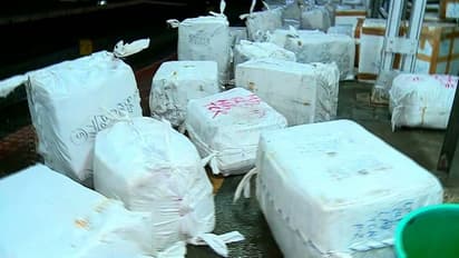 കൊൽക്കത്തയിൽ നിന്ന് 73 പെട്ടി മീൻ ട്രെയിൻ വഴി കേരളത്തിൽ; പിടിക്കാൻ ഭക്ഷ്യ സുരക്ഷാ വകുപ്പ്, ഉടക്കിട്ട് റെയിൽവേ