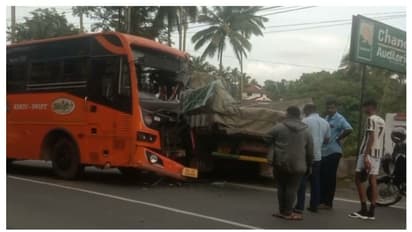 കെഎസ്ആർടിസി സ്വിഫ്റ്റ് ബസും ലോറിയും കൂട്ടിയിടിച്ച് അപകടം