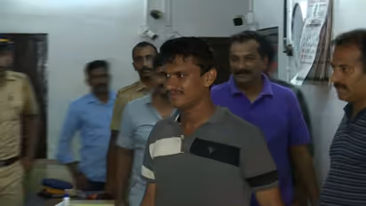 വ്യാജ ഡിഗ്രിക്ക് ചെലവായത് 2 ലക്ഷം, പിന്നിൽ എസ്എഫ്ഐ മുൻ ഏരിയാ സെക്രട്ടറി, തയ്യാറാക്കിയത് കൊച്ചിയിൽ: നിഖിൽ