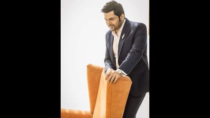 கைவசம் இத்தனை படங்களா? நிற்க கூட நேரம் இல்லை.! பம்பரமாக சுழன்று நடித்துக்கொண்டிருக்கும் கார்த்தி! 