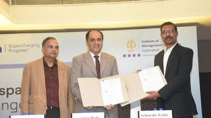 భావి ఐటి లీడర్లను తీర్చి దిద్దడానికి ఒప్పందం చేసుకున్న IMT హైదరాబాద్ అండ్ HCL టెక్నాలజీస్