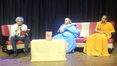 ಬೆಂಗಳೂರು: ಪದ್ಮಶ್ರೀ ಪುರಸ್ಕೃತೆ ಮಂಜಮ್ಮ ಜೋಗತಿ ಜೀವನಾಧಾರಿತ ಪುಸ್ತಕ ಬಿಡುಗಡೆ