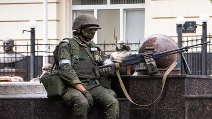 Dramatic videos of Wagner mercenaries moving toward Moscow go viral; Mayor asks people to stay indoors (WATCH)