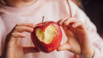 ഹൃദയത്തെ കാക്കാന് ഡയറ്റില് ഉള്പ്പെടുത്താം ഈ പഴങ്ങള്...