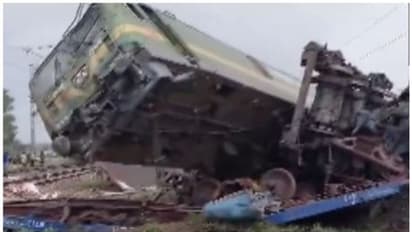 വീണ്ടും ട്രെയിൻ അപകടം, ചരക്ക് ട്രെയിനുകൾ കൂട്ടിയിടിച്ചു, 8 ബോഗികൾ പാളം തെറ്റി, സിഗ്നലിംഗ് തകരാറെന്ന് സംശയം