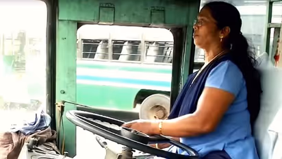 தமிழகத்தின் முதல் பெண் பேருந்து ஓட்டுநர் யார்?