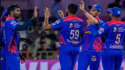 புவனேஷ்வரன் வேகத்தில் போட்டி போட்டுக் கொண்ட அவுட்டான திருச்சி வீரர்கள்; ஐடிரீம் திருப்பூர் தமிழன்ஸ் வெற்றி!