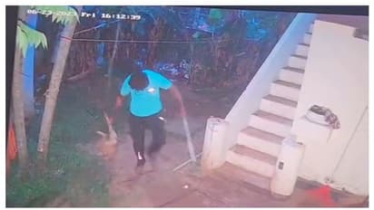 അമ്മയെ നായ കടിച്ചു, അതിക്രമിച്ചു കയറി വളർത്തു നായയെ തല്ലിക്കൊന്നു; പരാതി