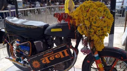 വിസ കിട്ടാൻ പ്രാർത്ഥിക്കാം, മദ്യവും നൂഡിൽസും പ്രസാദം, ആരാധിക്കുന്നത് ബുള്ളറ്റിനെ; അസാധാരണമായ ചില ക്ഷേത്രങ്ങൾ