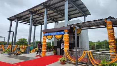 హైదరాబాద్ లో మరో ప్రత్యేకత.. ఉప్పల్ స్కై వాక్ ను ప్రారంభించిన కేటీఆర్.. స్పెషాల్టీ ఏంటంటే.. (వీడియో)