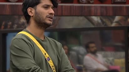 ആത്മസുഹൃത്ത് ഹരിക്ക് നന്ദി പറഞ്ഞ് അഖില്‍, 'ശമ്പളത്തില്‍ നിന്ന് അമ്പതിനായിരം തന്നു'