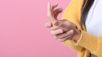  Health Tips: തണുപ്പുകാലത്തെ സന്ധിവാതം; ലക്ഷണങ്ങളും ശ്രദ്ധിക്കേണ്ട കാര്യങ്ങളും...