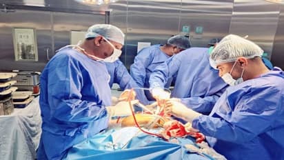 ಕುಣಿಗಲ್: ಬಡ ಮಹಿಳೆಗೆ ಸ್ವತಃ ಶಸ್ತ್ರಚಿಕಿತ್ಸೆ ಮಾಡಿ ಮಾನವೀಯತೆ ಮೆರೆದ ಶಾಸಕ ಡಾ.ರಂಗನಾಥ್