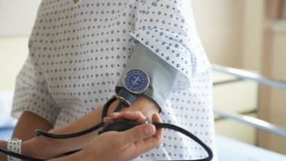 ഉയര്‍ന്ന രക്തസമ്മര്‍ദ്ദം നിയന്ത്രിക്കാന്‍ പതിവായി കഴിക്കാം ഈ ഏഴ് ഭക്ഷണങ്ങള്‍...