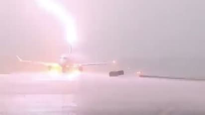 WATCH: Moment when lightning strikes American Eagle aircraft in Arkansas