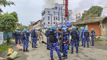 பற்றியெரியும் மணிப்பூர்.. போராட்டக்காரர்களாக மாறிய பெண்கள் - மனம் நெகிழச்செய்த இந்திய ராணுவம்!