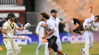 மைதானத்திற்குள் புகுந்த போராட்டக்காரரை அலேக்காக தூக்கி சென்ற பேர்ஸ்டோவ்; வைரலாகும் வீடியோ!