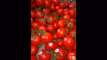 As prices skyrocket, thieves steal tomatoes worth lakhs from Karnataka farmer's farm