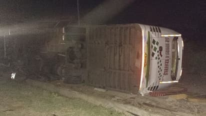 ಹಾವೇರಿ: ಬ್ಯಾಡಗಿ ಬಳಿ ಖಾಸಗಿ ಬಸ್ ಪಲ್ಟಿ, ಇಬ್ಬರು ಸಾವು