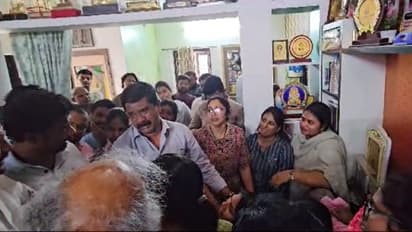 ఇలా వస్తాననుకోలేదు.. : సాయిచంద్ మృతదేహంవద్ద మంత్రి కన్నీటిపర్యంతం (వీడియో)