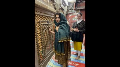 இஸ்லாமியர்களுடன் பக்ரீத் பண்டிகை கொண்டாடிய நடிகை குஷ்பு... வைரலாகும் புகைப்படங்கள்