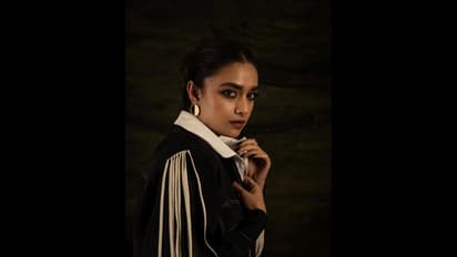 கருப்பு தான் எனக்கு பிடிச்ச கலரு... ஸ்டைலிஷ் உடையில் ஹாலிவுட் ஹீரோயின்களுக்கே டஃப் கொடுக்கும் கீர்த்தி சுரேஷ்!