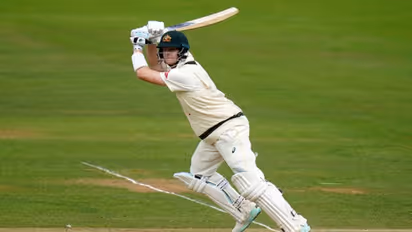 ആഷസ്: വാലറ്റത്തെ കൂട്ടുപിടിച്ച് സ്മിത്തിന്റെ പോരാട്ടം, ഇംഗ്ലണ്ടിനെതിരെ ഓസീസിന് ലീഡ്