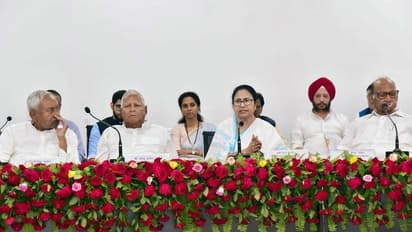 இப்ப நிலைமை சரியில்ல... பெங்களூரு எதிர்க்கட்சிகளின் கூட்டம் ஒத்திவைப்பு; காரணம் என்ன?