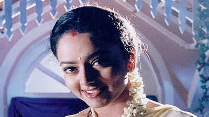 సౌందర్య ప్రేమించింది ఎవరిని ? ఆ హీరోతో రిలేషన్ పై దారుణమైన పుకార్లు 