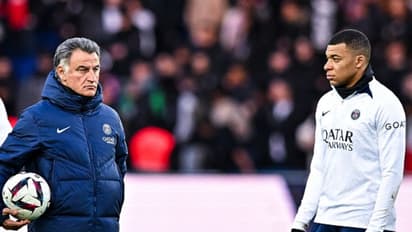 മുസ്ലീം താരങ്ങളോടും കറുത്ത വര്ഗക്കാരോടും വിവേചനം, പി എസ് ജി പരിശീലകനും മകനും അറസ്റ്റില്