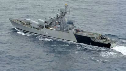 Indian Navy : இதுவே முதல் முறை.. வியட்நாமிற்கு அதிநவீன போர்க்கப்பல் - பரிசளித்த இந்தியா!