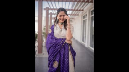 నెట్టింట మంటలు పుట్టించి.. పద్ధతిగా మెరిసిన మృణాల్ ఠాకూర్.. సీతామహాలక్ష్మి లుక్ అదిరిపోయిందిగా