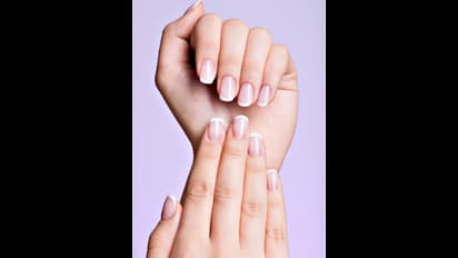 நகங்களில் உள்ள வெள்ளை, கருப்பு புள்ளிகள் சுப மற்றும் அசுப பலன்களைத் தருமாம்..!!