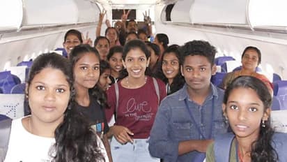 കുടംബശ്രീ എഡിഎസ് വാക്കു പാലിച്ചു; അവർക്ക് ആദ്യമായി 'സ്വപ്നങ്ങളിലെ ചിറക്' മുളച്ചു, അവർ പറന്നു!