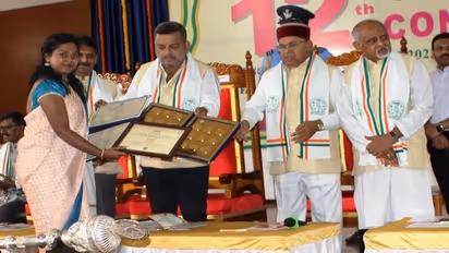 ಬಾಗಲಕೋಟೆ ತೋವಿವಿ ಘಟಿಕೊತ್ಸವ: ಕೋಲಾರದ ಕಿರಾಣಿ ವ್ಯಾಪಾರಿ ಮಗಳಿಗೆ 16 ಚಿನ್ನದ ಪದಕ 