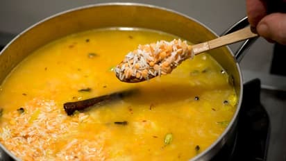 పప్పులో చచ్చిన పాము పిల్ల.. ఈసీఐఎల్ క్యాంటీన్లో కలకలం…