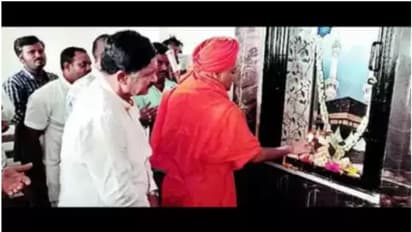 ഇവിടെ ഇങ്ങനെയാണ്...; മുസ്ലിം പള്ളി ഉദ്ഘാടനം ചെയ്തത് സ്വാമി, സൗഹാർദത്തിന്റെ മാതൃക